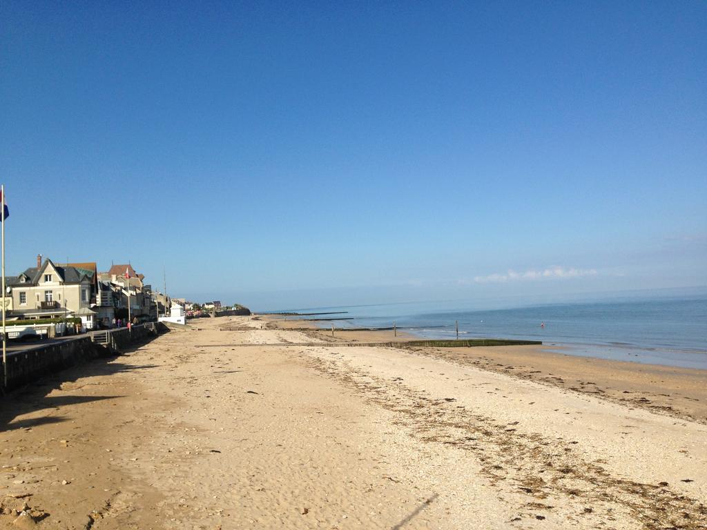 ホテルLe Clos Normand Saint-Aubin-sur-Mer  エクステリア 写真